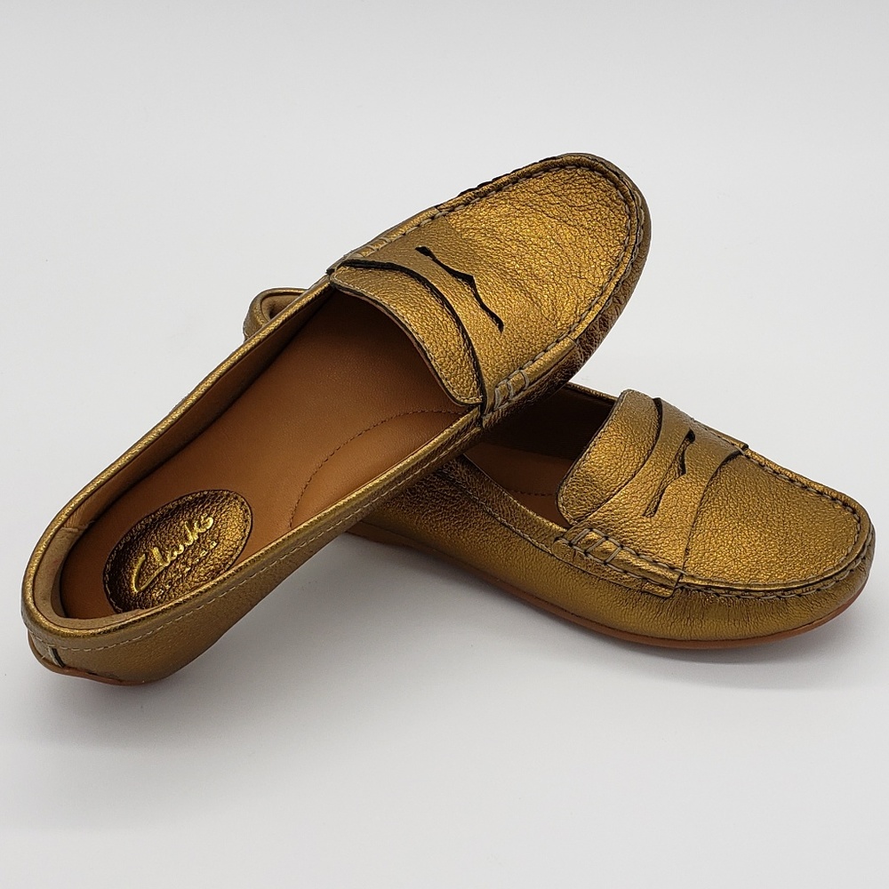 NIB! Clarks Doraville Nest Loafers Shoes Gold 6